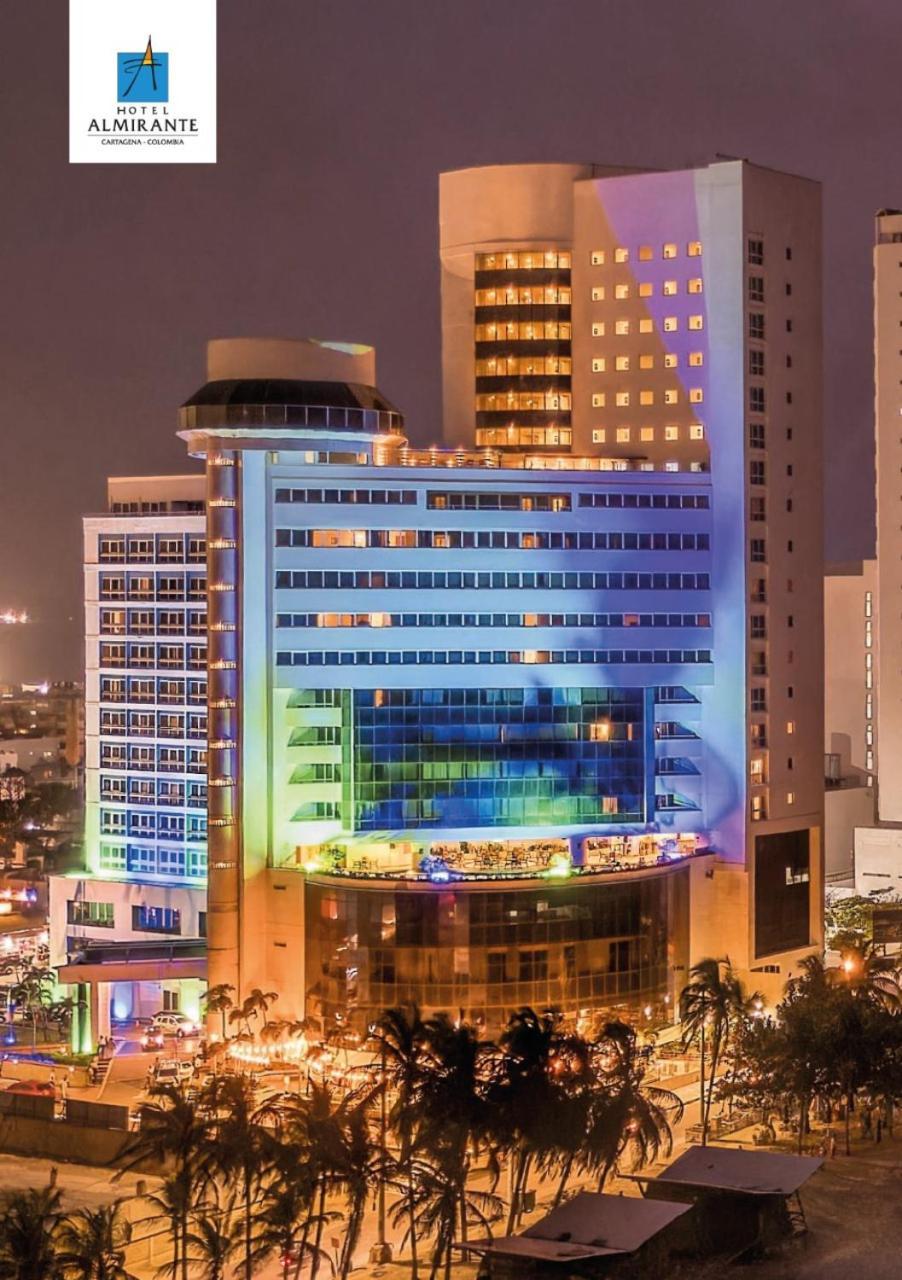 Hotel Almirante Cartagena Colombia Eksteriør billede The hotel at night
